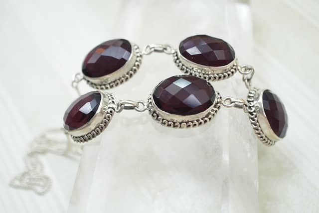 Garnet Stone: What Are the Benefits?
