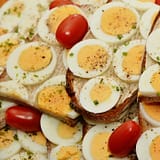 What foods can Vegans eat to get protein